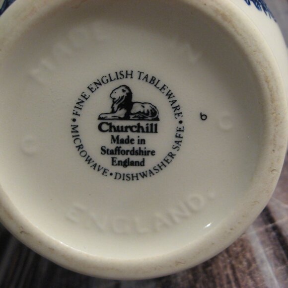 CHURCHILL GEORGIAN SHAPE BLUE WILLOW CREAMER - Picture 3 of 3